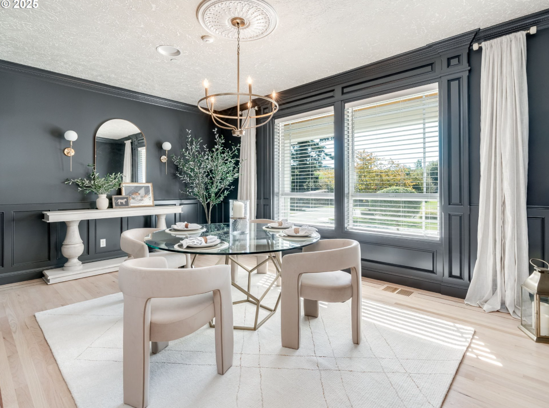 A Grand Estate of Elegance, Privacy & Modern Comfort